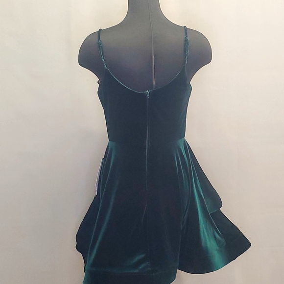 B. DARLING Forest Green Velvet Mini  Dress Square Neckline Size 12 - Picture 5 of 7
